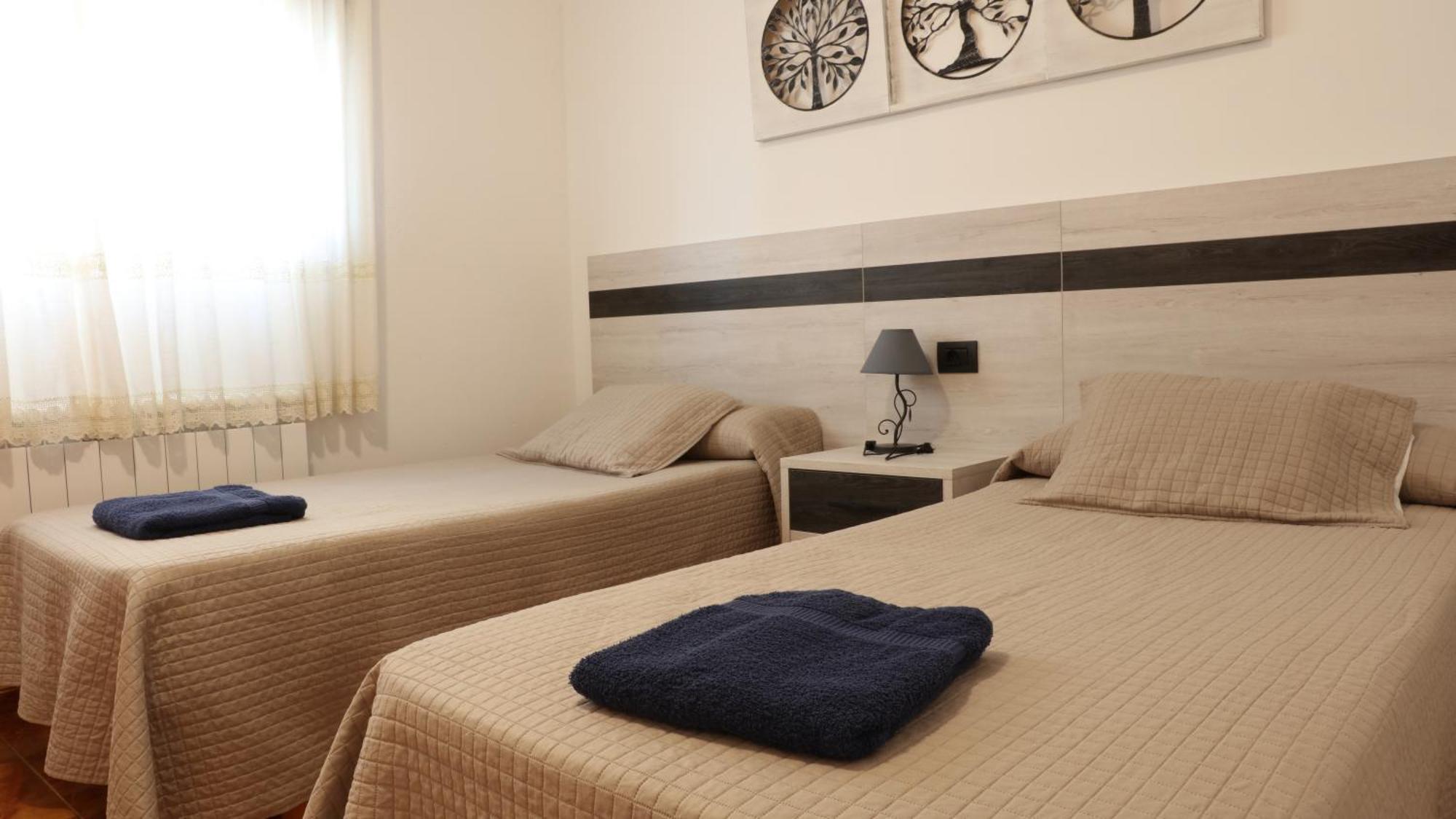 Pension Albergue Gonzar Portomarín Extérieur photo